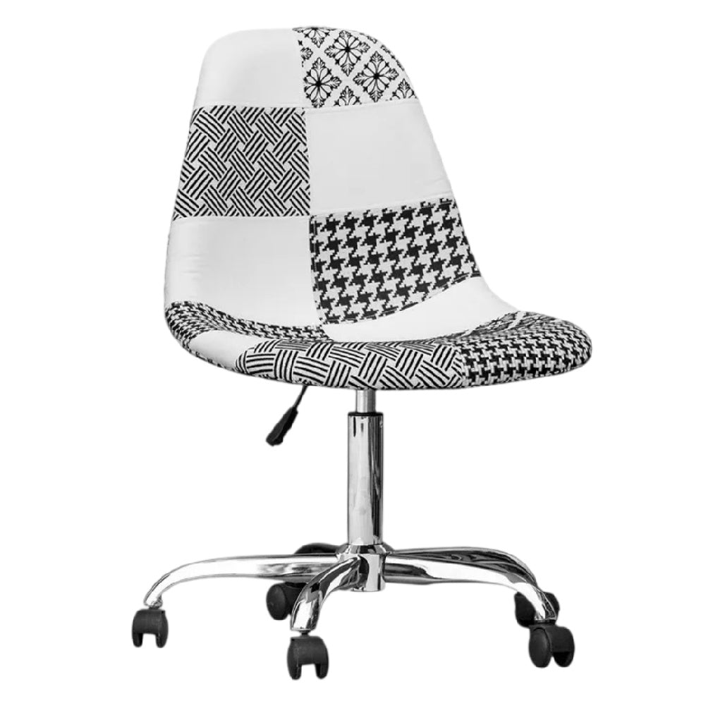 Chaise de bureau avec revêtement en patchwork noir et blanc et base chromée